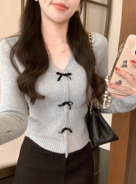 安璃 丝绒小蝴蝶结装饰V领针织毛衣