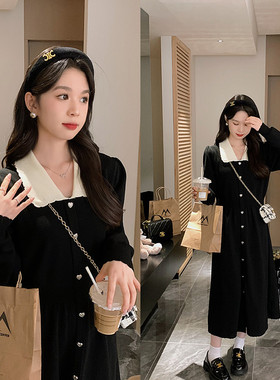 安璃 ANLI 甜美花瓣领撞色爱心扣小黑裙秋冬赫本风收腰针织裙新款