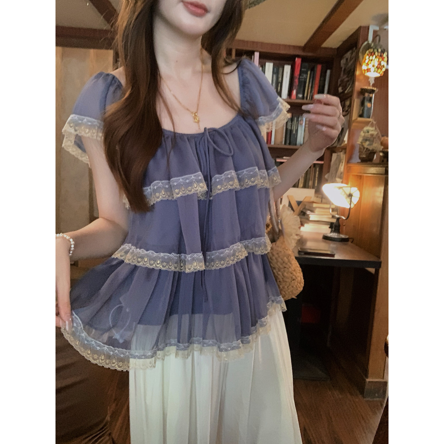 安璃 法式金丝蕾丝花边层层蛋糕娃娃衫甜美显白减龄方领系带上衣