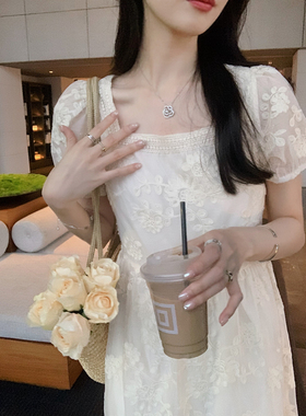 安璃 ANLI 2024年新款仙气刺绣白月光连衣裙方领气质显瘦蕾丝长裙