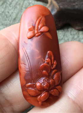 天然四川九口南红玛瑙柿子红满色满肉磨砂油光莲蓬蜻蜓吊坠挂件