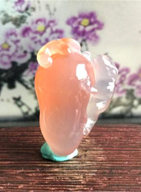 鼠来宝小雕件冰糯种寿桃南红玛瑙
