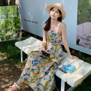 油画碎花吊带连衣裙女夏季2025新款法式甜美海边度假风长款抹胸裙图片
