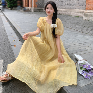 法式温柔风泡泡袖黄色连衣裙女夏季2025新款今年流行显瘦网纱长裙图片