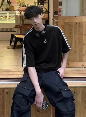 WE11DONE  DAMI夏季新款学院风条纹拼接插肩袖字母刺绣情侣短袖