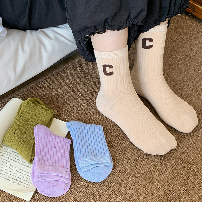 奶白色袜子女秋冬天加厚保暖中筒袜可爱卡通加绒长筒睡眠月子袜潮