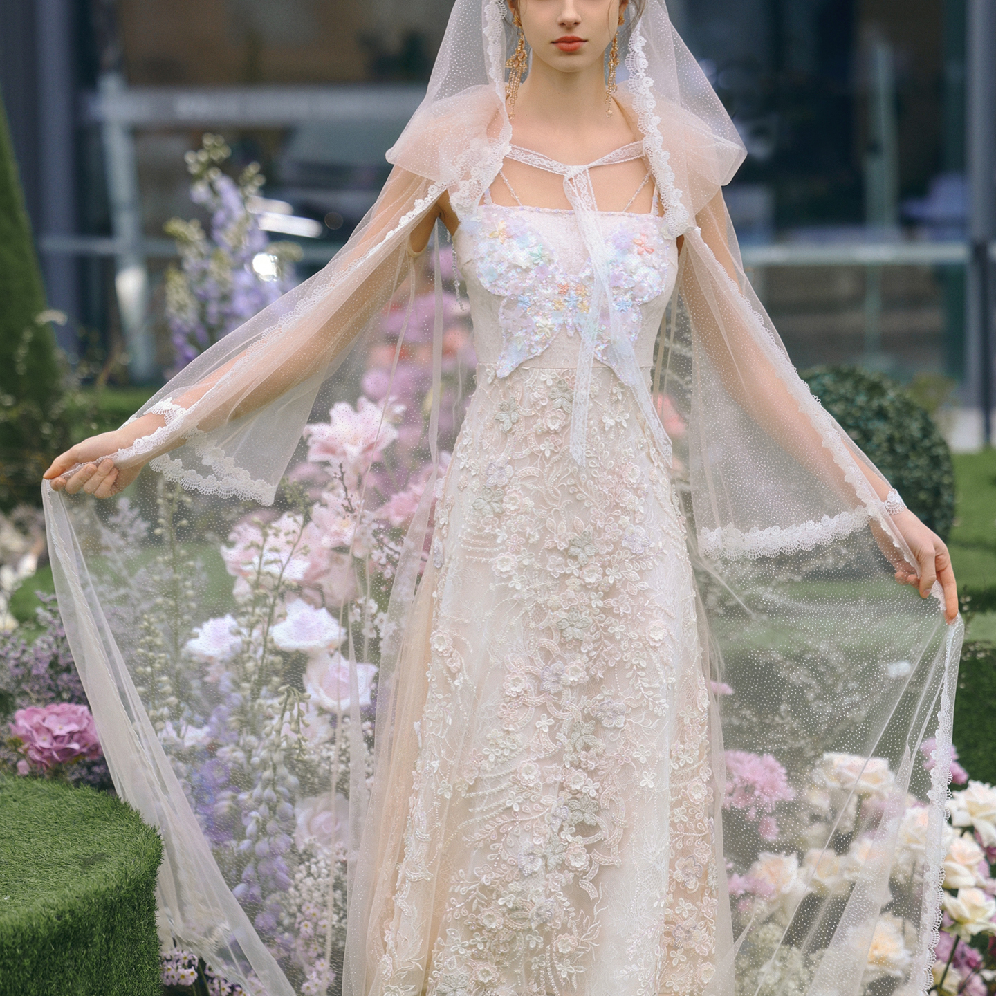 Marie Elie2025夏季新品珠缀霜婳秀款钉珠连衣裙