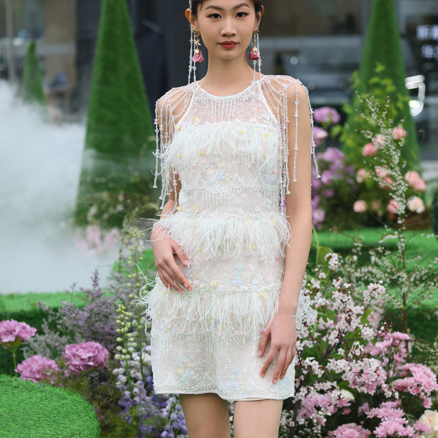 Marie Elie2025夏季新品霜白忆影秀款钉珠连衣裙