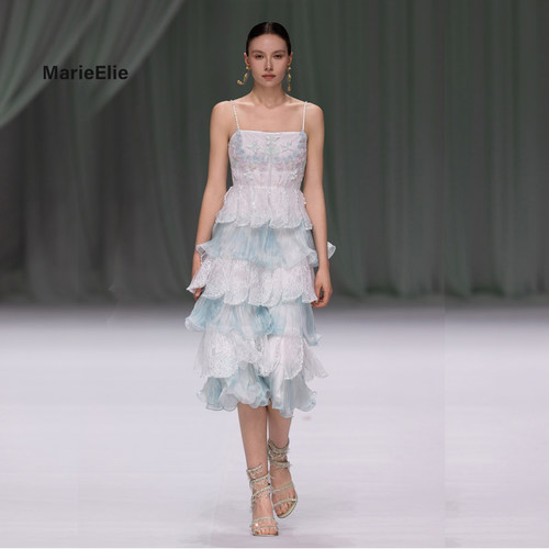 MarieElie重工蕾丝吊带连衣裙