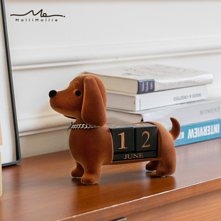 莫里乐园万年历腊肠狗日历小众桌面创意设计感装饰摆件高颜值礼物