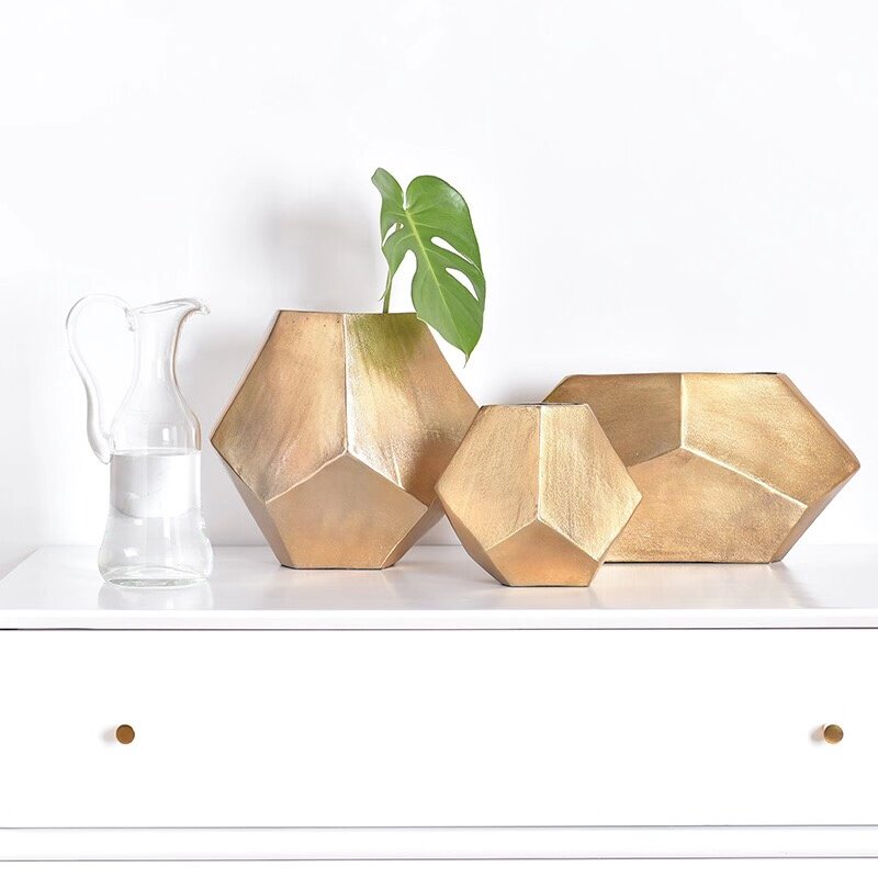 进口异形几何体金色花瓶金属多边形花器样板房客厅卧室餐厅摆件