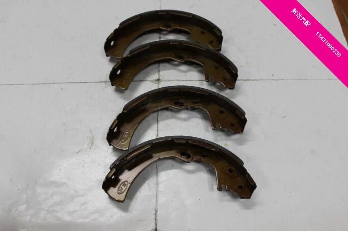 适用郑州日产NV200商务车 面包车后刹车皮 后轮刹车片 后鼓刹车片