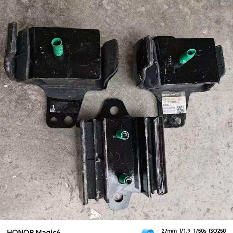 郑州日产锐骐皮卡D22 KA24帕拉丁波箱胶垫 变速箱胶发动机机脚胶