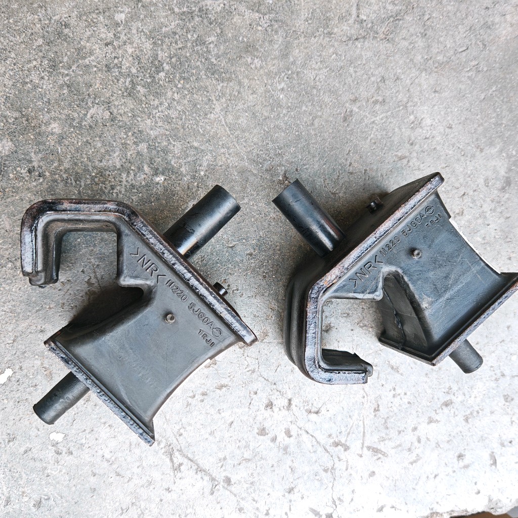 适配于郑州日产皮卡纳瓦拉发动机悬置胶垫机脚胶发动机支架垫机胶