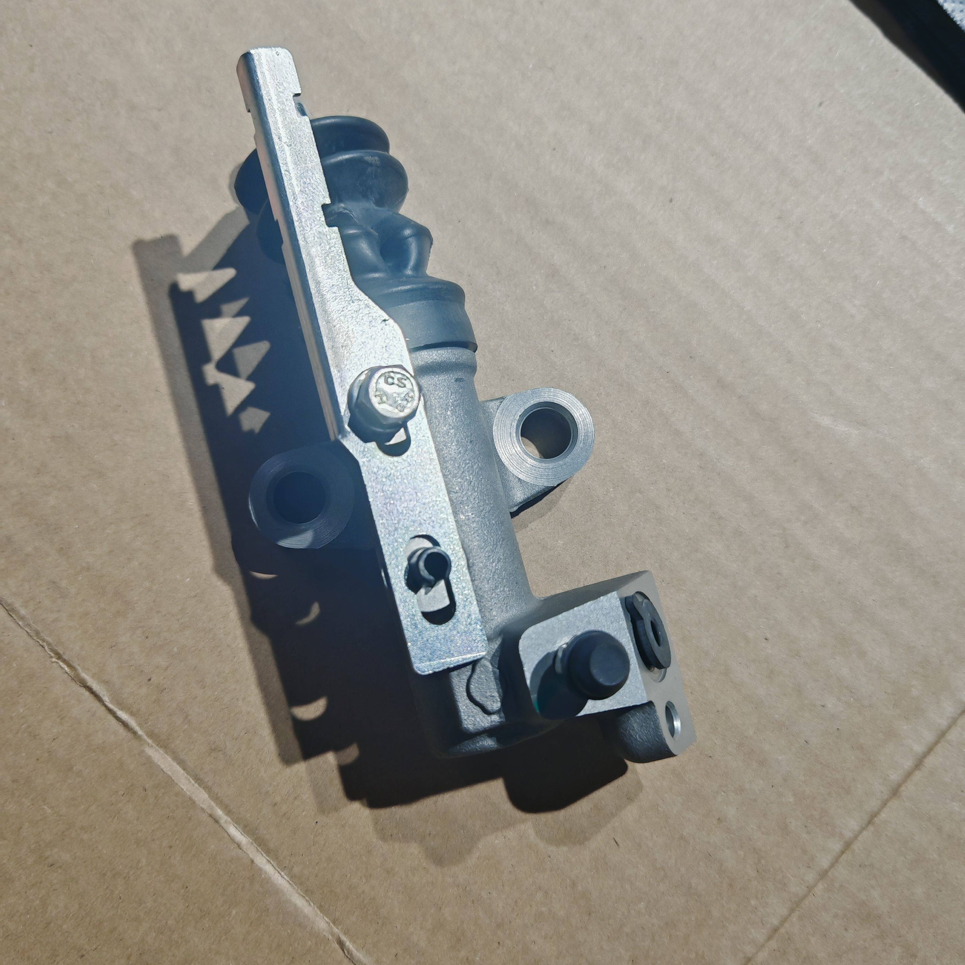 适凯普斯达日产货车NT400离合器分泵离合器总泵 货车ZD30离合总泵