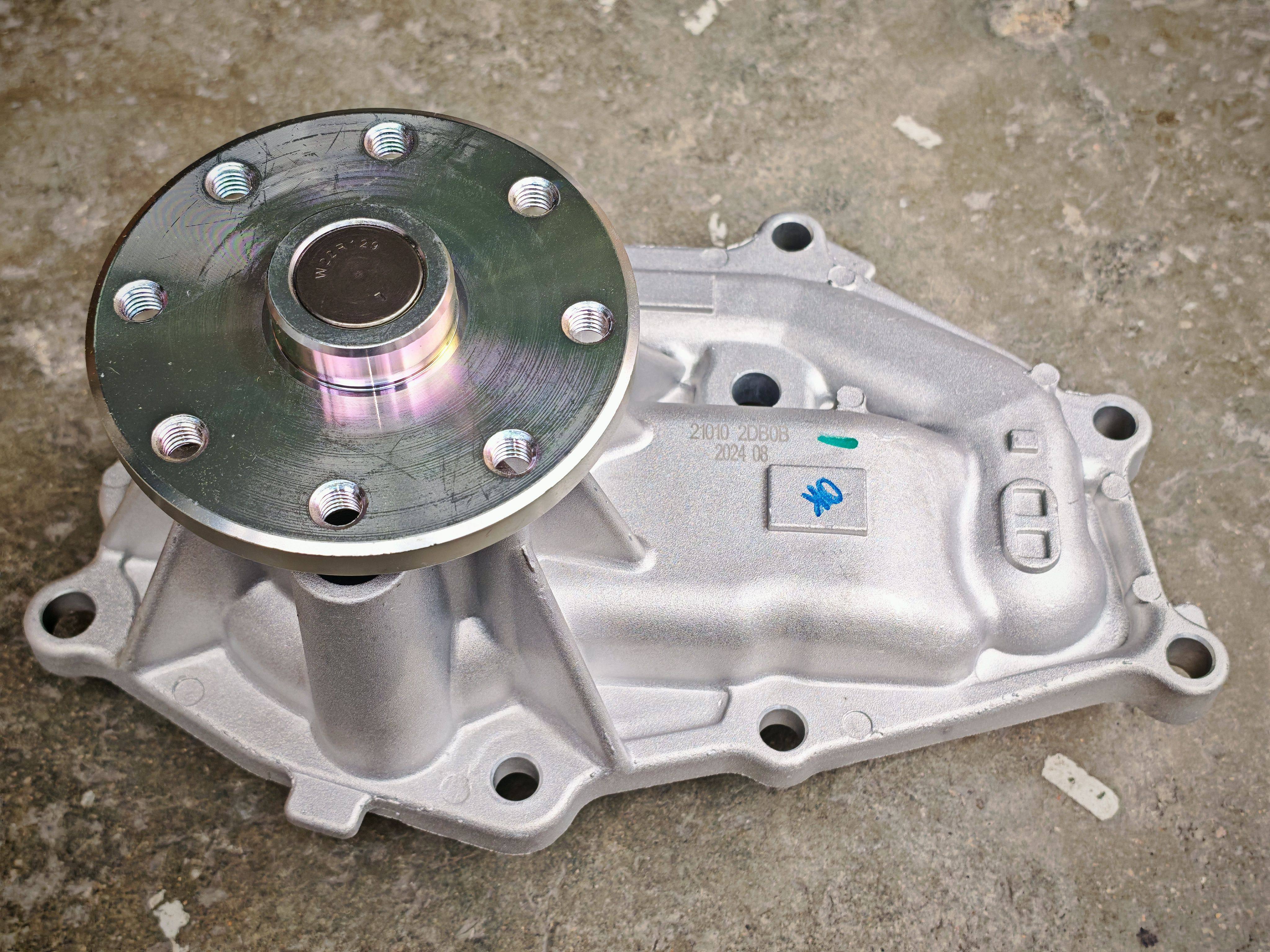 适用于郑州日产ZD30凯普斯达货车发动机NV400水泵总成210102DB0B