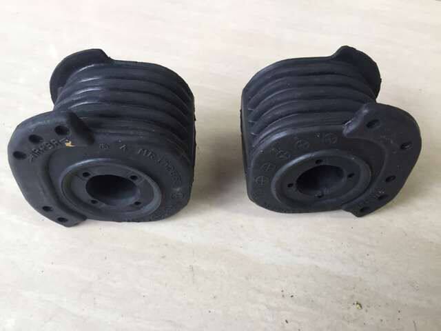 东南菱帅菱悦V3菱致V5蓝瑟前下悬挂胶套下支臂衬套下摆臂胶套衬套