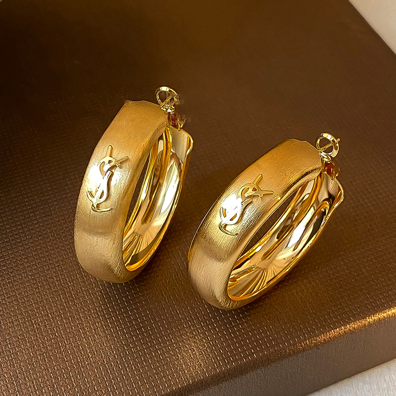 金色圈圈字母耳环女复古高级
