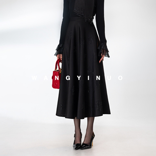 时尚 2025冬季 设计感显瘦立体花朵搭百搭半身裙 蝶雾竹影 MD依诺