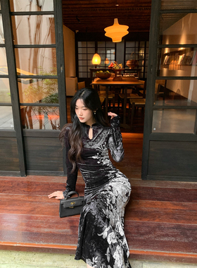 Norain不下雨黑色丝绒长袖连衣裙女秋冬新款性感气质修身旗袍礼服