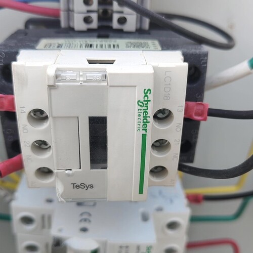 施耐德交流接触器 LC1D18M7C