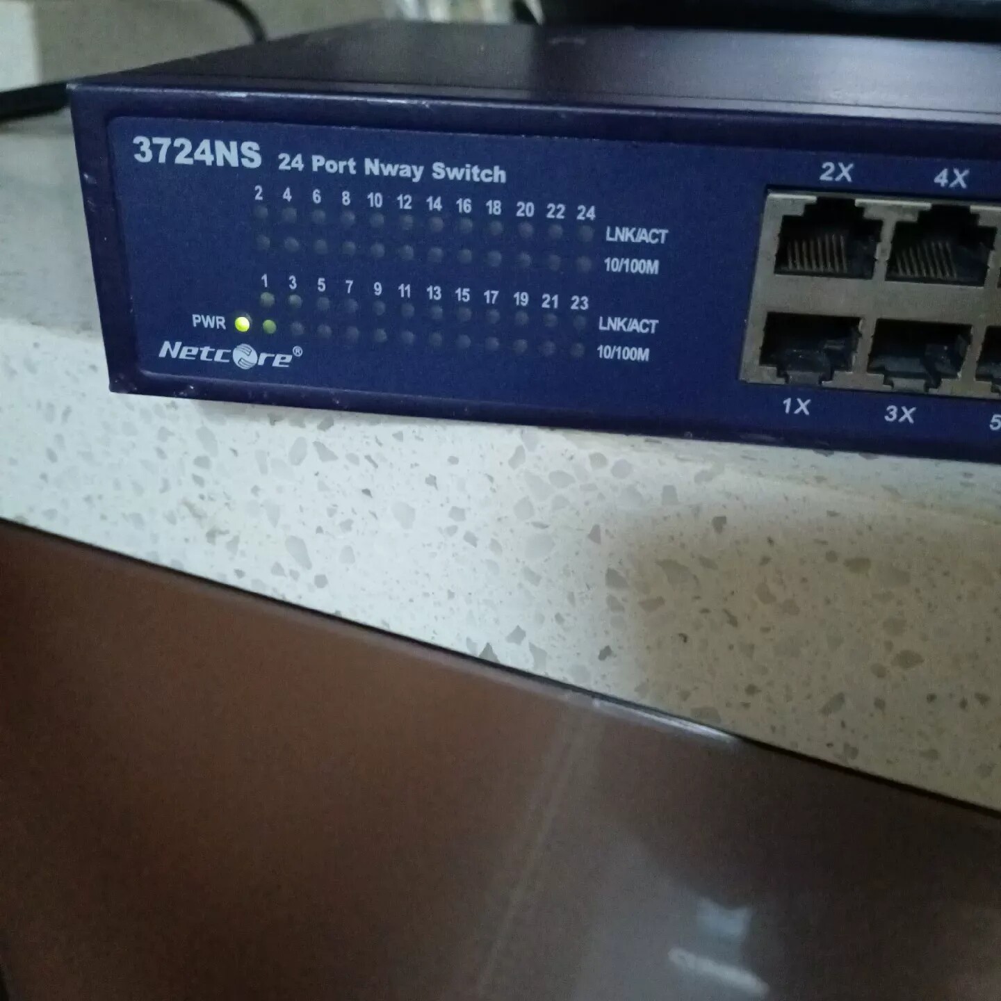 磊科netcore 3724NS交换机，成色如图，功能包好，