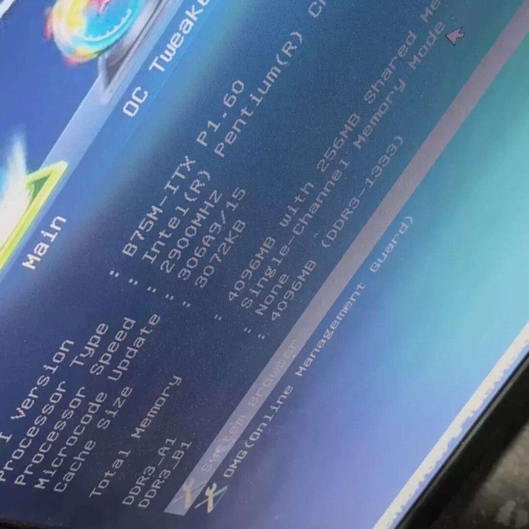华擎B75M-ITX主板+G2020处理器+4G内存+挡板，图片