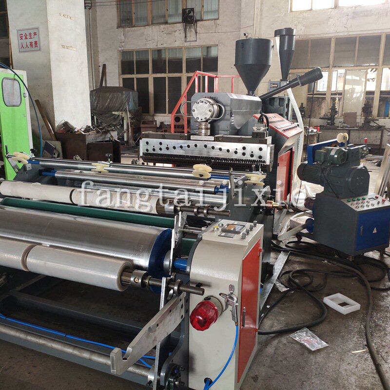 厂家生产1000型拉伸膜机器一米单螺杆双螺杆缠绕膜机器设备