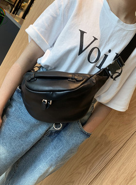 潮牌韩版真皮胸包女新款腰包斜挎饺子包软皮休闲手机包牛津布包