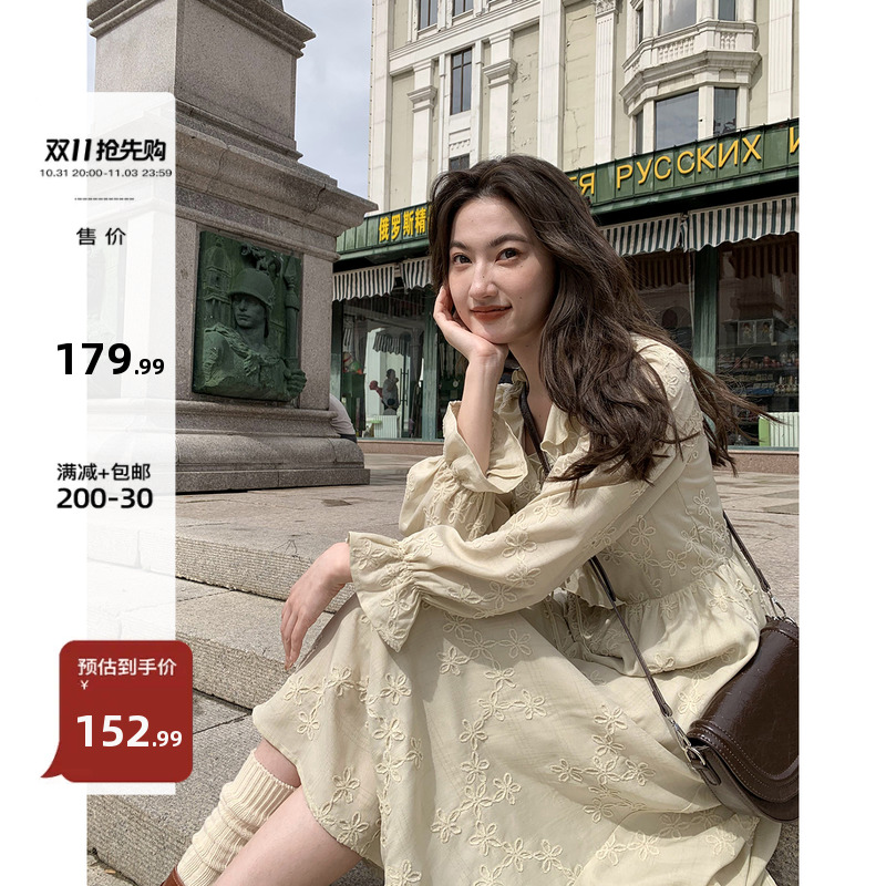 你好卡农  法式立体绒线花连衣裙女秋季高级感收腰显瘦气质长裙子