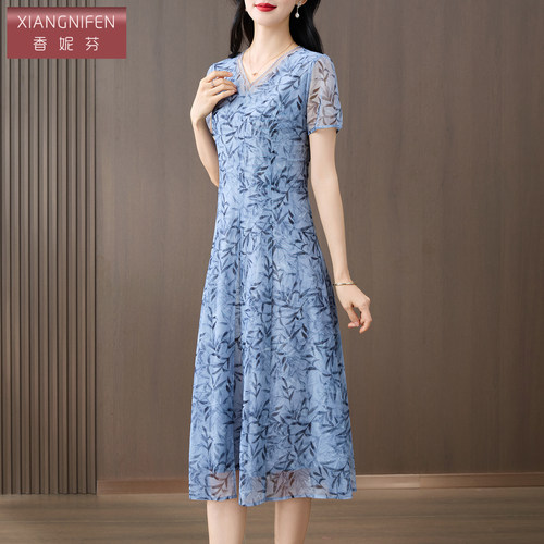 香妮芬水晶纱中年妈妈连衣裙女高端品牌洋气2026夏季新款v领短袖