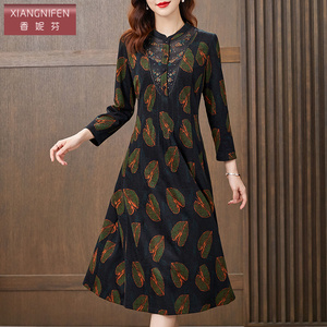 香妮芬高贵优雅精致绣花连衣裙女2026新款春季阔太太贵夫人羊绒裙