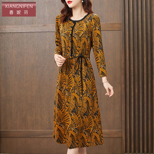 香妮芬时尚洋气中年妈妈连衣裙女2026新款春季阔太太贵夫人羊绒裙