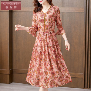 香妮芬2026春季新款台湾网纱v领妈妈连衣裙女高端时尚洋气大摆裙