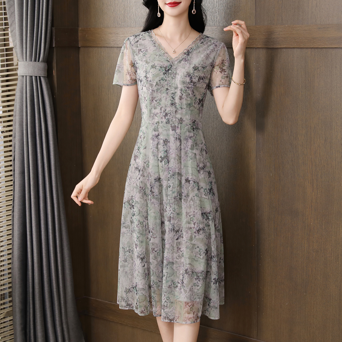 轻盈透气精致耐穿百搭