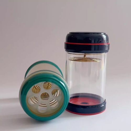 蝈蝈叫罐七孔冬季保暖蝈蝈罐扎嘴油葫芦蛐蛐罐塑料罐子送簧鸣虫盒