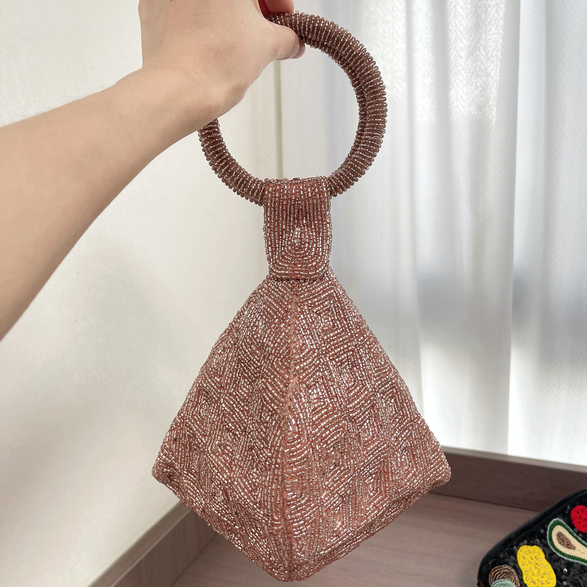 现现印度手工钉珠太阳手提袋珠绣亮片手环包串珠爱心手拎包饺子包