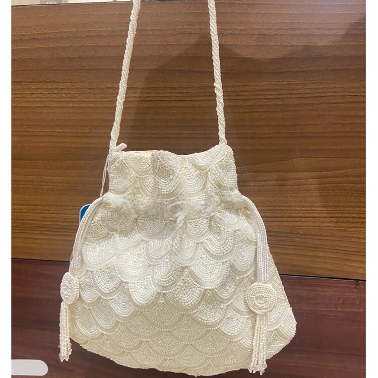 现现印度纯手工重工钉珠扇贝手提束口福袋珠绣亮片腋下包串珠手拎