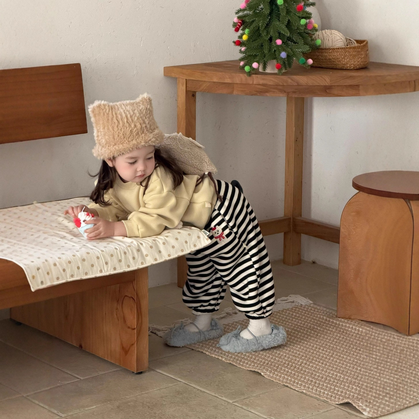 儿童加绒卫衣2025新款宝宝冬装卡通条纹保暖女童加厚卫裤套装