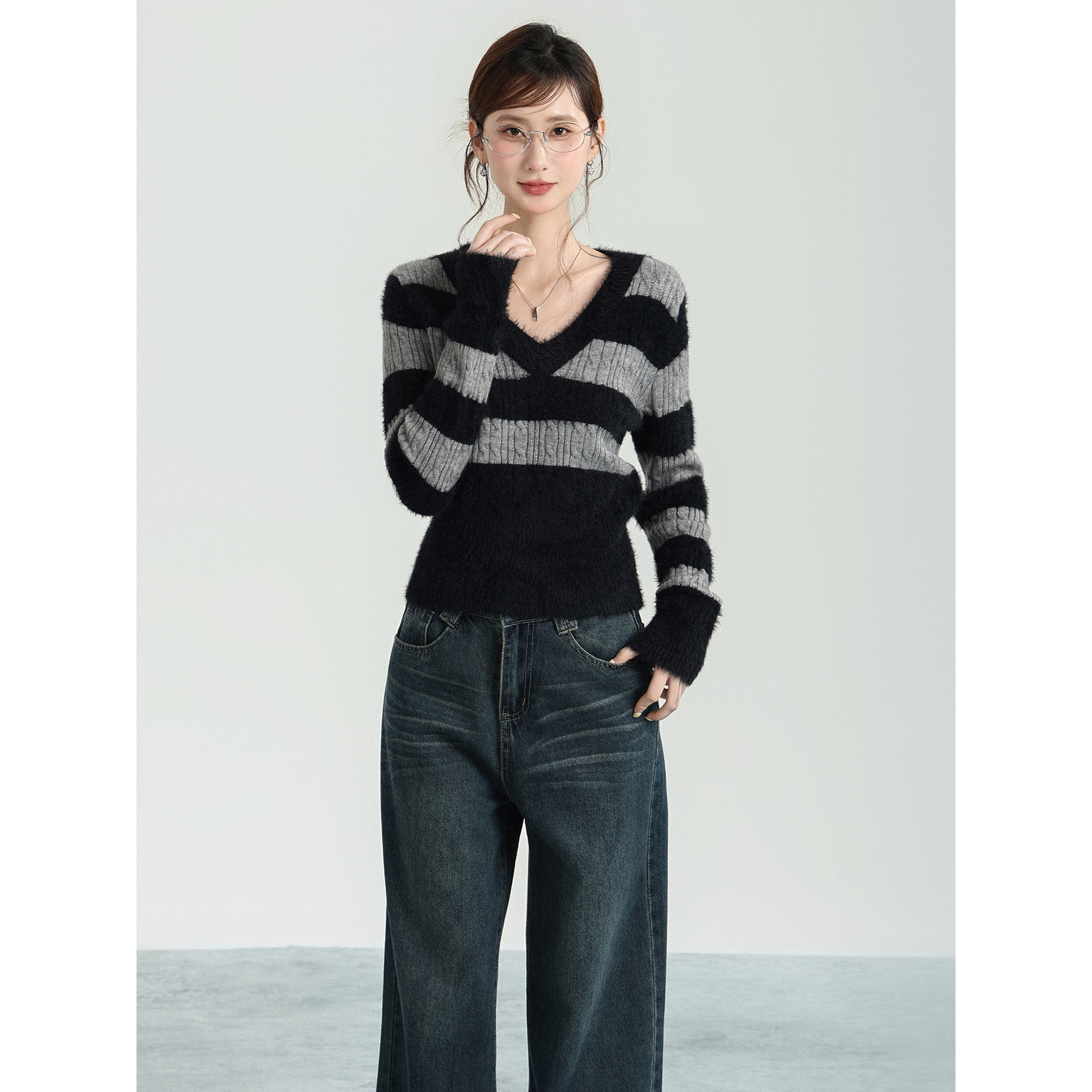 撞色V领条纹围脖长袖针织衫女秋冬季套头外穿毛衣打底衫内搭上衣