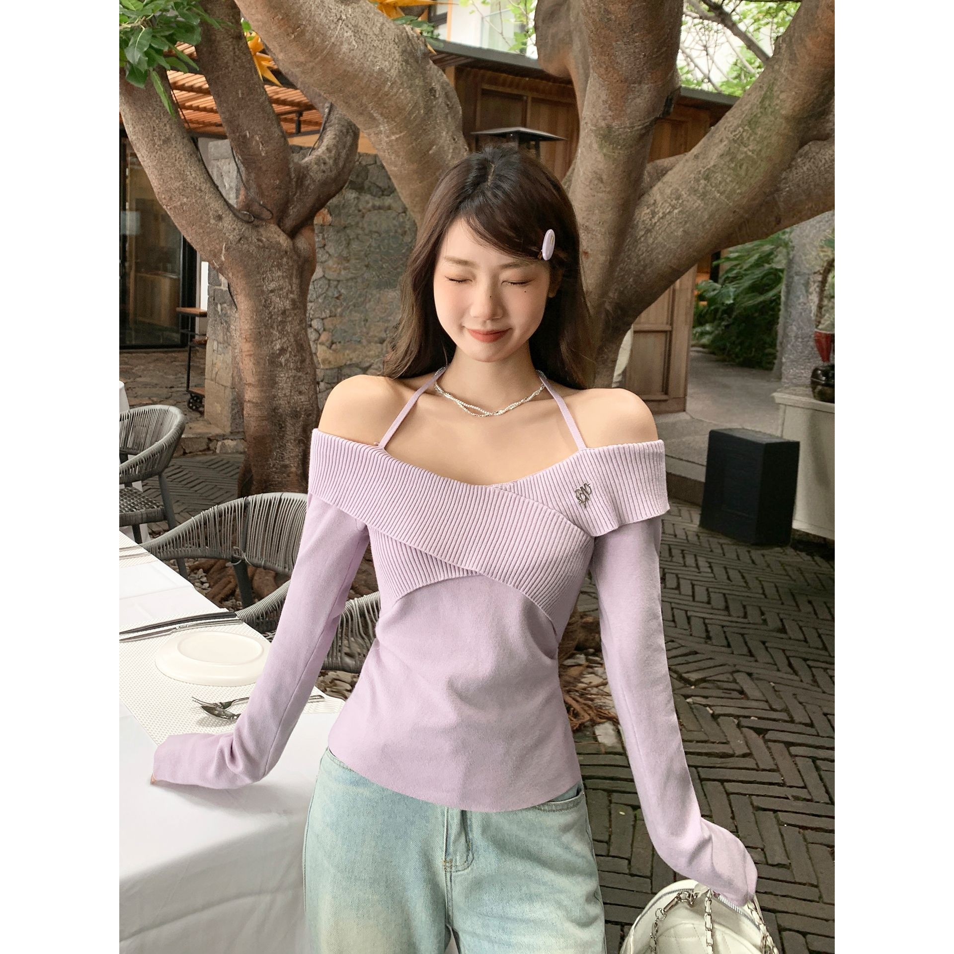 纯欲一字肩露肩挂脖长袖针织衫女2025秋季内搭不规则交叉拼接上衣