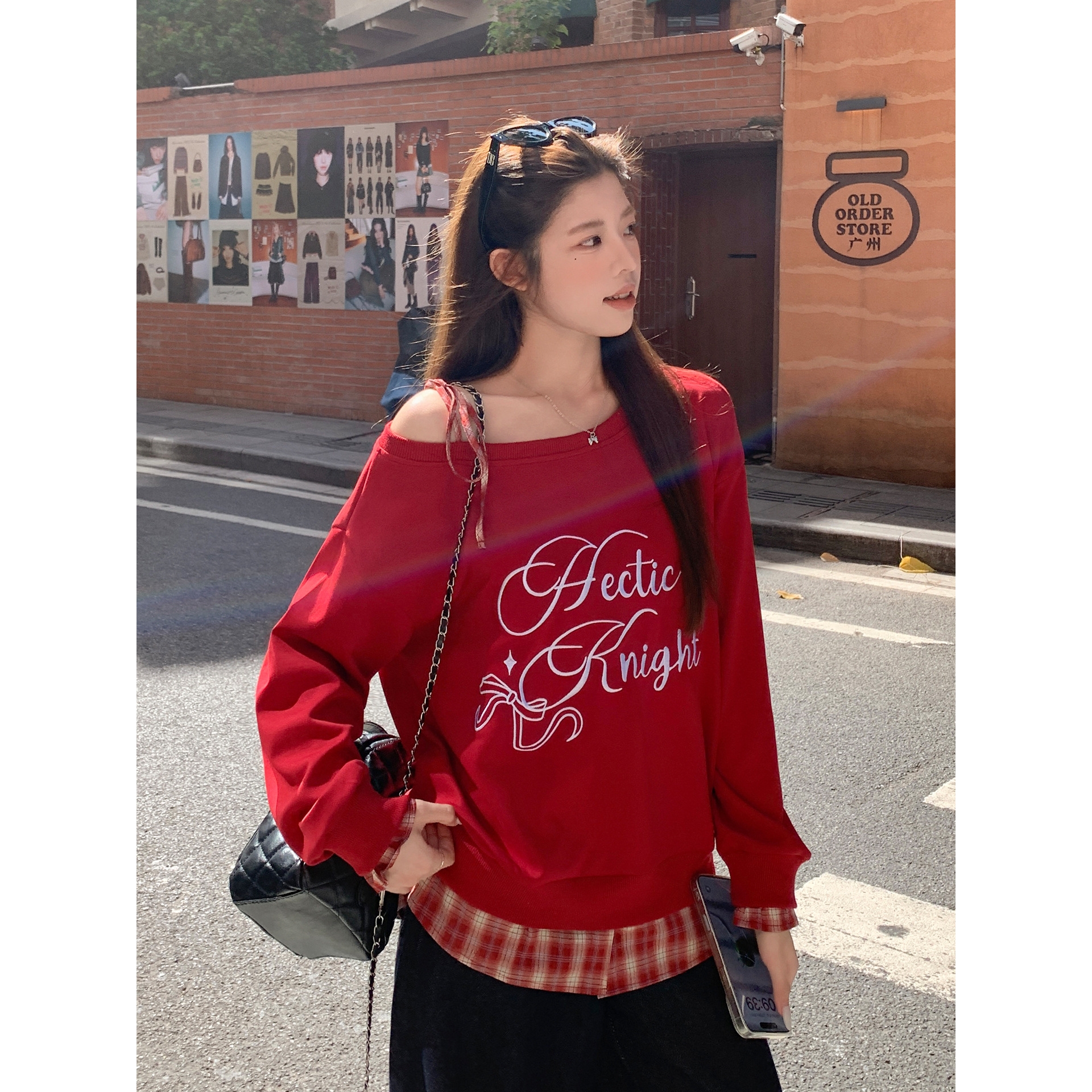 斜肩假两件格纹拼接刺绣长袖卫衣女2025秋季内搭辣妹性感露肩上衣