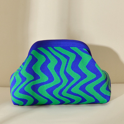 稻草人跨境爆款针织手拿包新款欧美夹口轻奢包包时尚波浪纹撞色