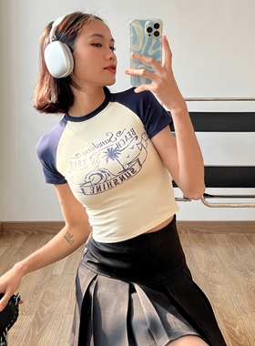 WS STUDIOS 欧美复古小圆领撞色插肩袖印花高腰T恤修身短袖上衣女