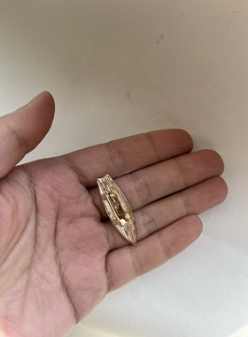 可爱翻船浅色胸针领夹