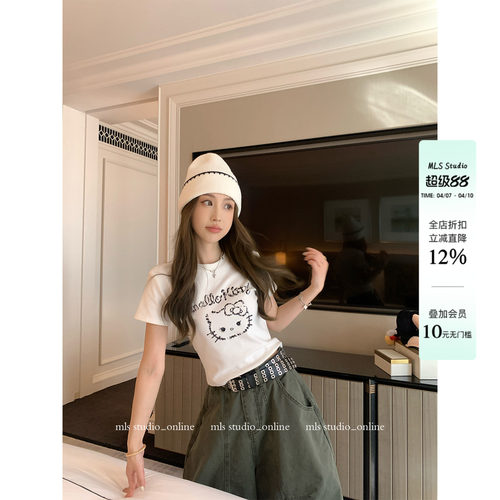 MLS kitty街区 萌趣出击2026春夏新款上衣女正肩凯蒂猫咪印花T恤