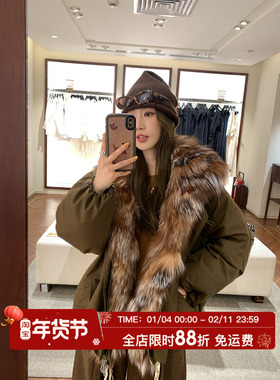 MLS 极光派克 2026春夏新款女保暖高克重90白鸭绒拼大毛领羽绒服