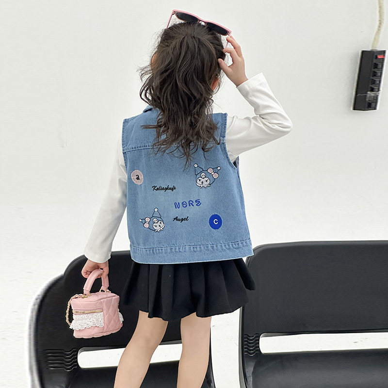 女宝宝牛仔马甲春秋季洋气外穿百搭宽松背心韩版小童时髦坎肩外套