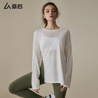 开叉下摆随心绑结，焕发造型新意