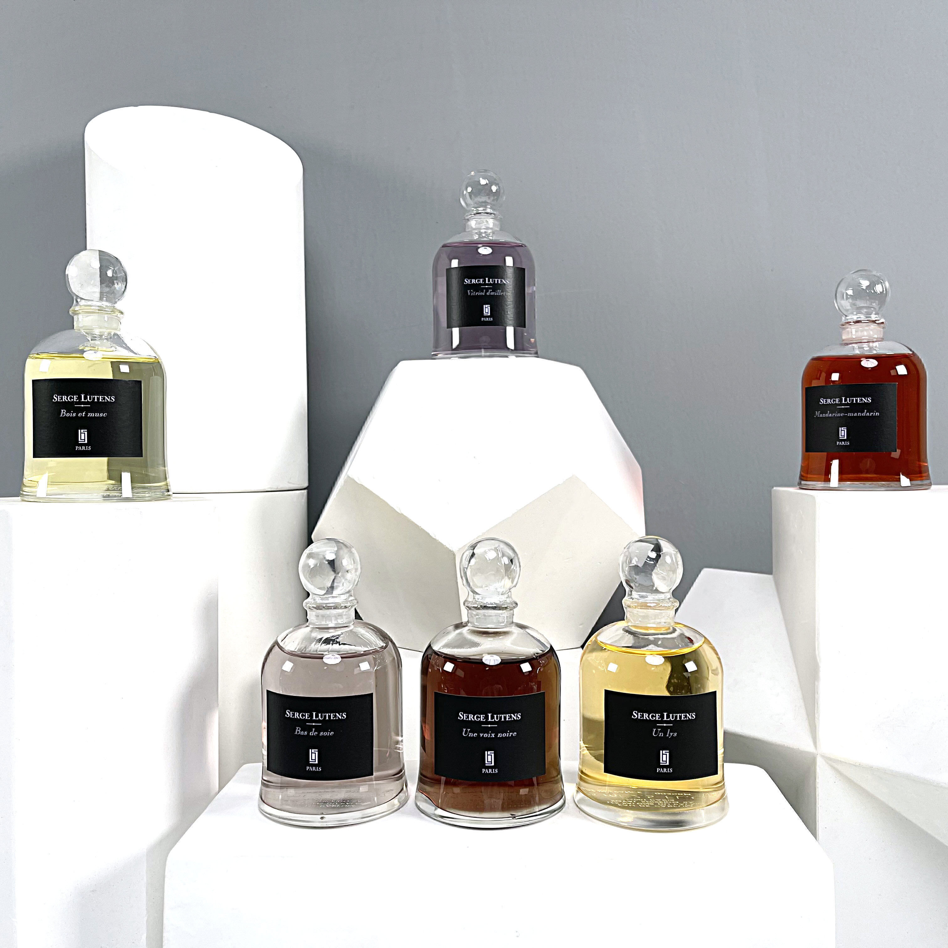 芦丹氏怒放康乃馨长筒丝袜香水